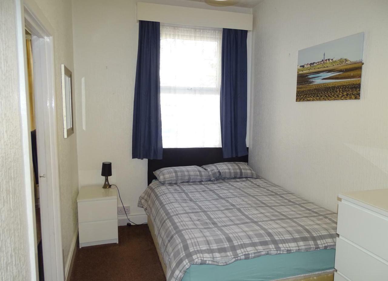 Beeton Villas Holiday Apartments Blackpool Luaran gambar